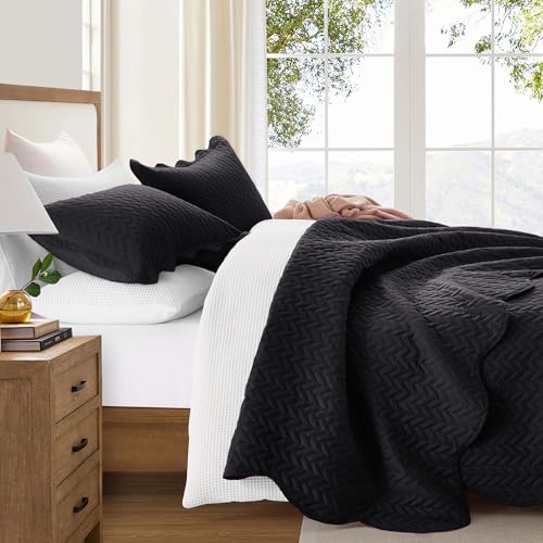 IR Imperial Rooms Twin Quilt Bedding Set (68” x 86”) - Bulk Pack of 10 Wholesale for Hotels, Guest Bedroom & Airbnbs - Lightweight Microfiber Reversible Embossed Quilts Bedspreads (Black)