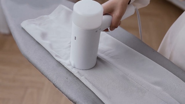 Amazon | スチームアイロン【2025革新型】衣類スチーマー 25秒