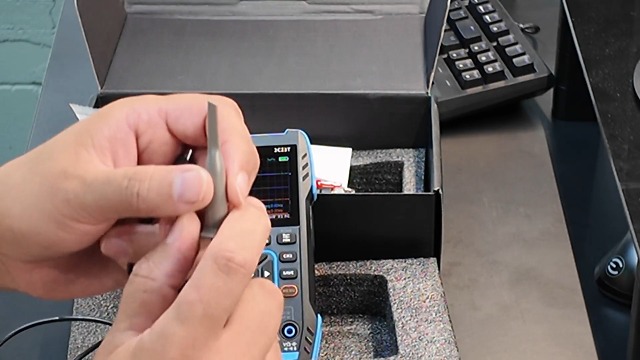 Image of BTMETER 3-in-1 Handheld Oscilloscope Multimeter & DDS Generator, 2 Channel, 10MHz Bandwidth, 50MSa /s, 10000 Counts Digital Oscillograph for Testing Voltage Current Capacitors Resistors Diodes