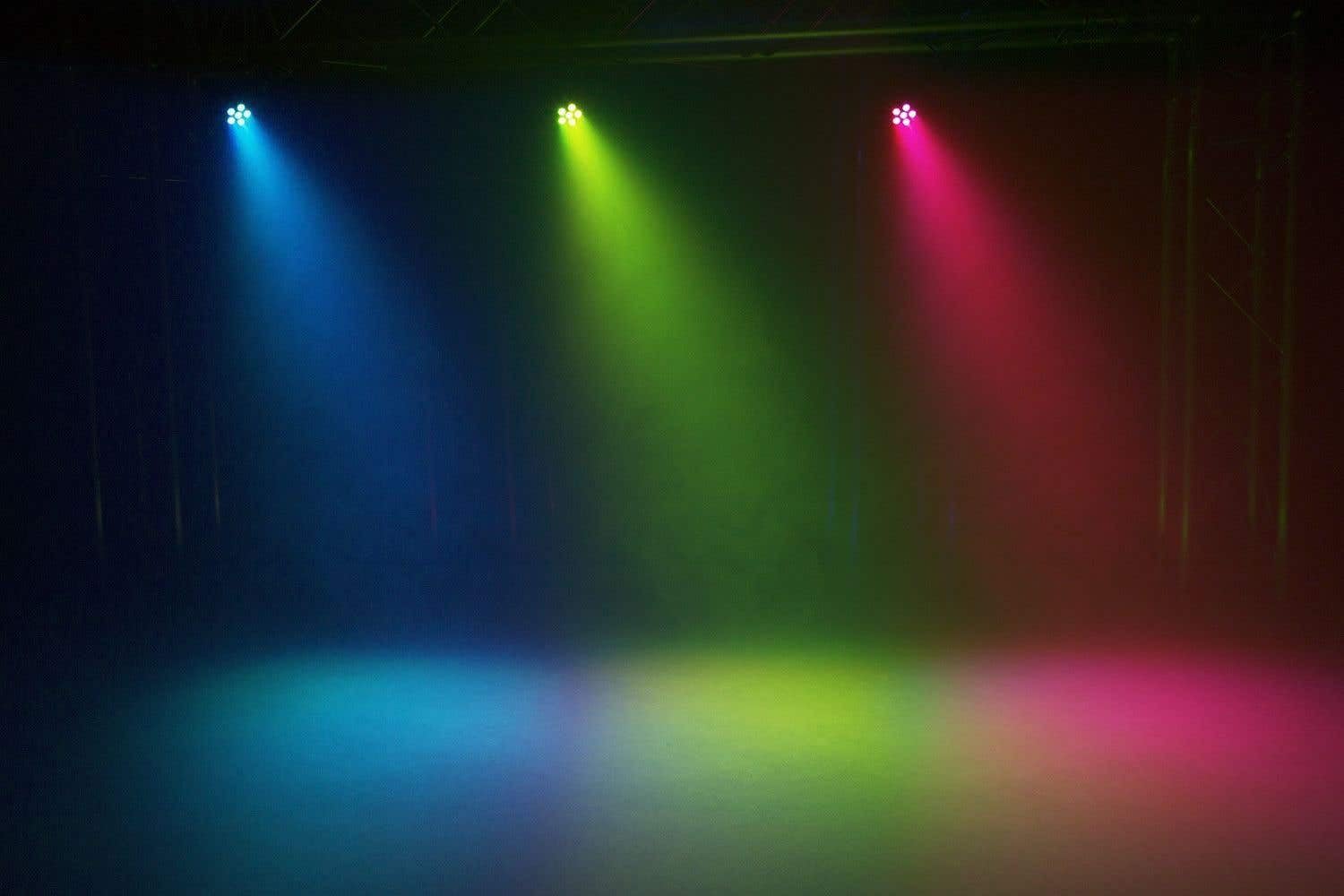 BeamZ SlimPar30 - LED PAR Scheinwerfer - 6x 3 Watt - DJ Licht mit Fernbedienung - Discolicht Partylicht - PAR Lampe - Effektstrahler - zur Beleuchtung von Bühnen, Party- und Eventlocations - Schwarz