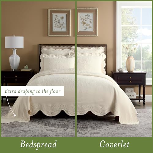 Image of Charleston Estate Modern Farmhouse Floral Matelasse Bedspread with Scalloped Edges, 100% Cotton Breathable Bedding, King /Cal King, Ivory Floral