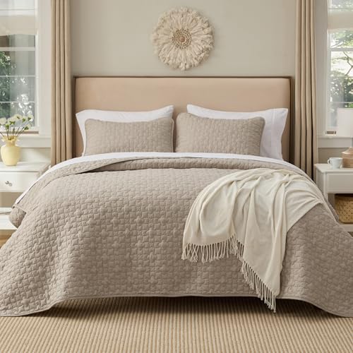 Image of Bedsure Quilts Queen Size - Lightweight Queen Comforter Set with Lucky Star Quilting, Soft Quilt Bedding Set, Taupe Bedspreads Coverlet for All Seasons with 2 Pillow Shams (90 inch x 96 inch)