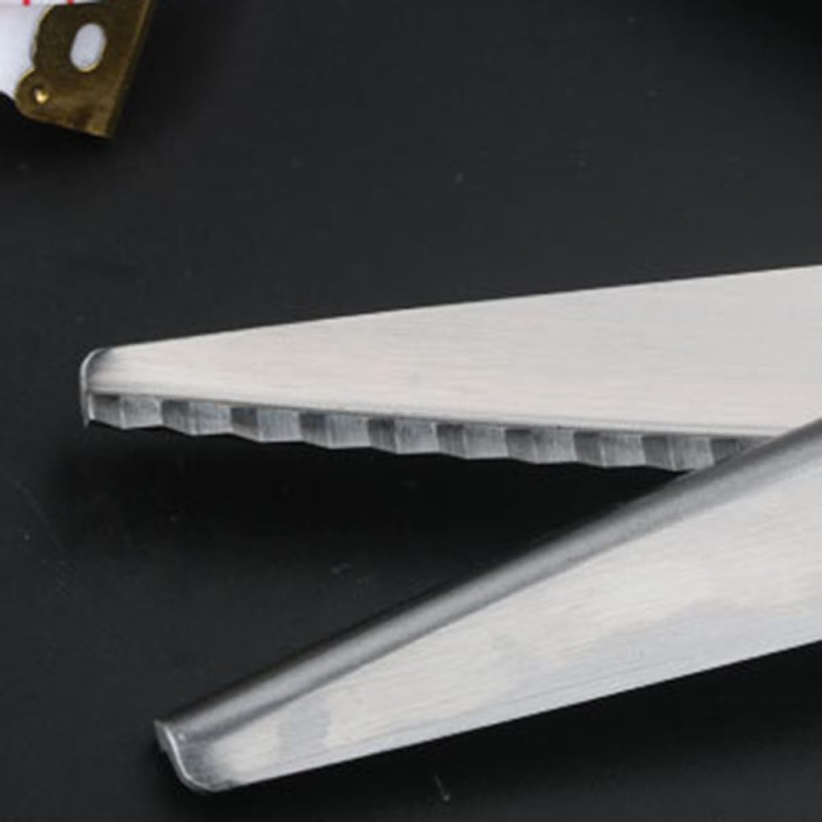 Black Stainless Steel Pinking Shears for Sewing Craft and Paper Use