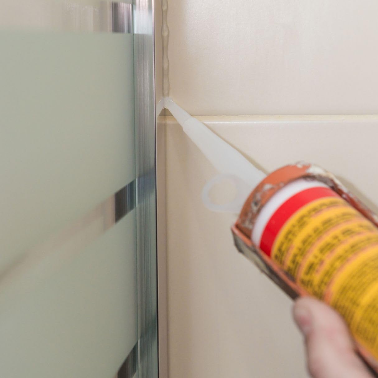Pattex - Sigillante universale in vetro siliconico, 280 ml, trasparente, impermeabile, versatile, ad asciugatura rapida, aderisce a vetro, metallo, plastica, legno, ideale per fai da te (9)