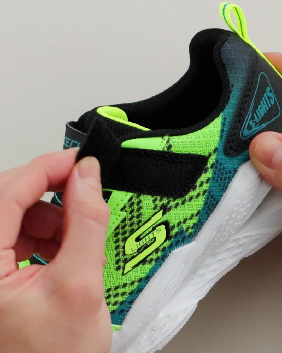 Amazon.co.jp: SKECHERS(スケッチャーズ): ボーイズ