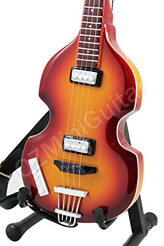 OZMiniGuitar Guitare Miniature Paul McCartney The Beatles Hofner Bass 1966 Without Pickguard - Les Beatles, Paul McCartney, John Lennon, RIngo Starr, George Harrison OZMiniGuitar Guitare Miniature Paul McCartney The Beatles Hofner Bass 1966 Without Pickguard