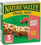 NATURE VALLEY Mixed Berry Chewy Trail Mix Granola Bars, No Artificial Colours, No Artificial Flavours, Made with Real Fruit and Whole Grains, Snack Bars, Pack of 5 Granola Bars, Naturally Flavoured