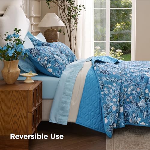 Image of Bedsure Floral Quilts King Size, Reversible Blue Floral Comforter Bedding