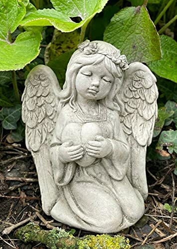 Estatua de jardín de piedra de ángel Divino Cover