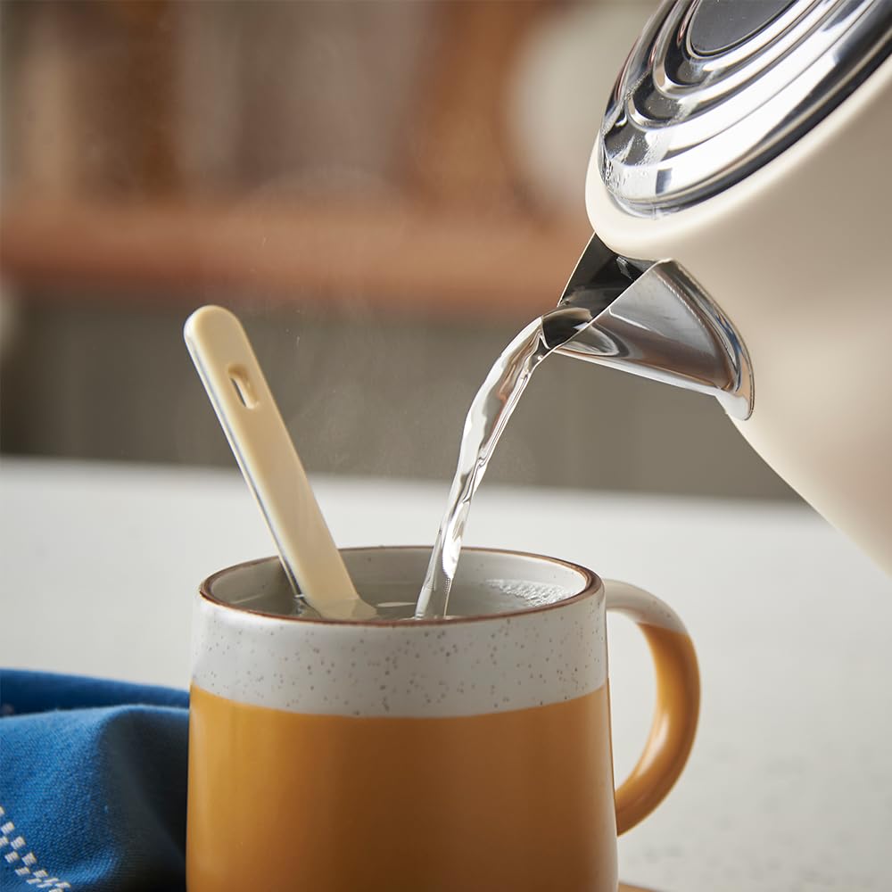 Russell Hobbs Wasserkocher [1,7L, 2400W] Hanley Retro Jasmine (Edelstahl, Vintage Design, Perfect Pour Ausgusstülle, Wasserstandsanzeige, 360° Sockel, Kabelaufbewahrung, energieeffizient) 28640-70