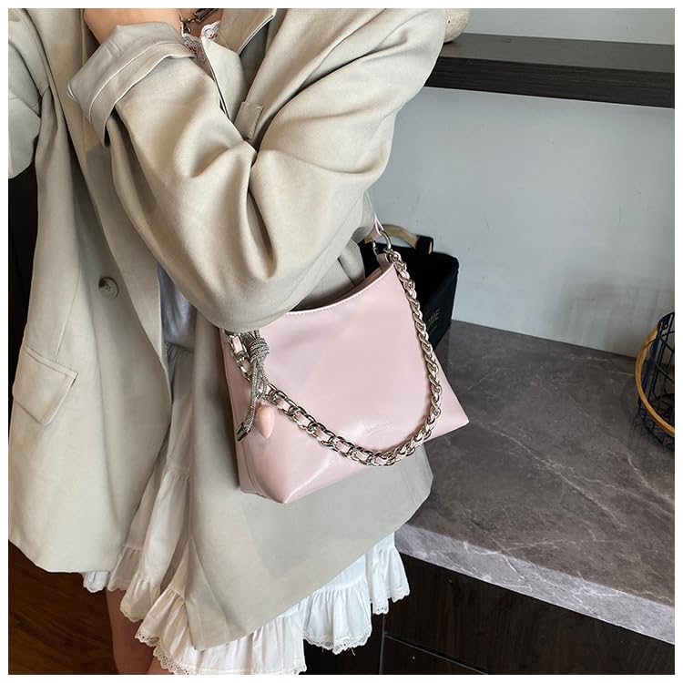 2025 spring new shoulder bag foreign style chain versatile high texture messenger bag daily work commute armpit2