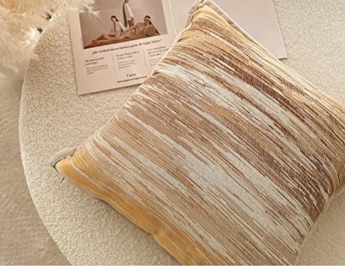 Coussin décoratif en texture chenille pour réchauffer votre intérieur - 7