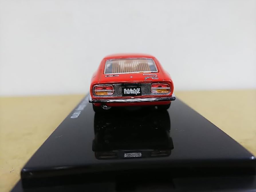 ミニカー KYOSHO Nissan Fairlady Z-L (S30) 1970 ミニカー NISSAN FAIRLADY Z-L (S30)1970 京商 - YouTube