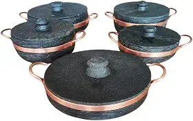 Conjunto de Panelas em Pedra Sabão, 5 Peças, com Alças em Cobre, Pré-Curadas