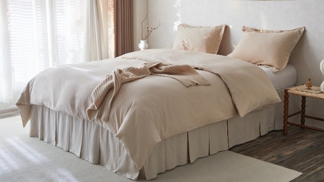 Amazon.com: BISELINA French Linen Pleated Bed Skirt, 14
