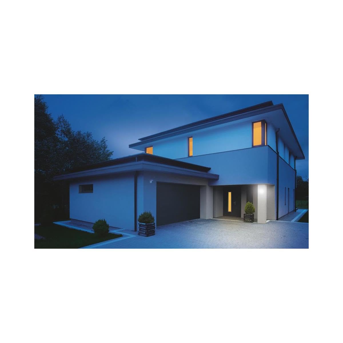 Steinel sensIQ Sensor de movimiento por infrarrojos, en color blanco, con consumo de 2500 W, rango de detección de 300°,alcance de 20 metros,luz continua,soporte de pared esquinero y mando a distancia