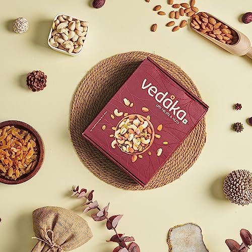 Image of Amazon Brand - Vedaka Premium Dry Fruit Almonds, Raisins, And Cashews (3 X 200g)