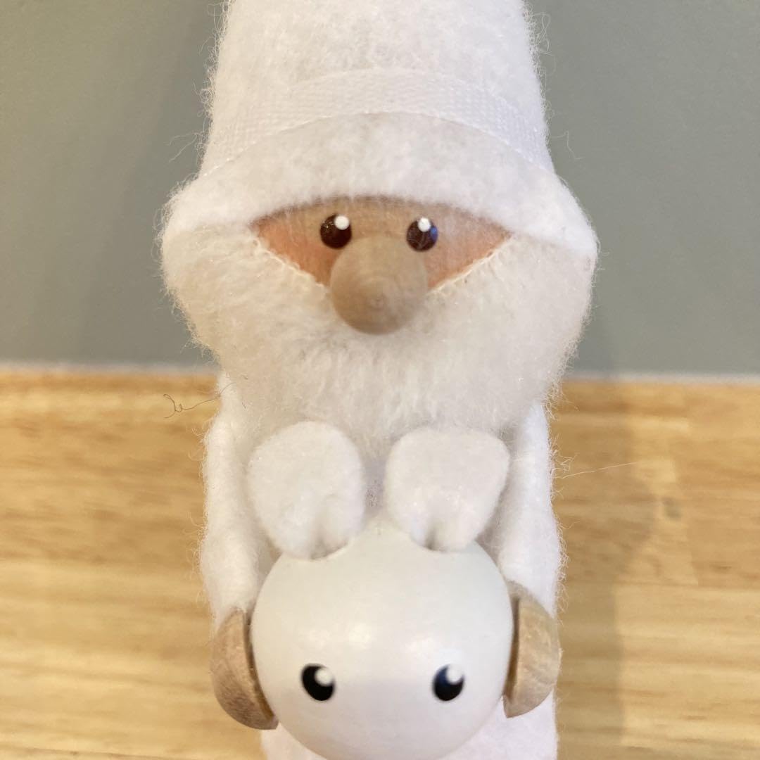 ノルディカニッセイルムス限定2022年ウサギを抱えたサンタ