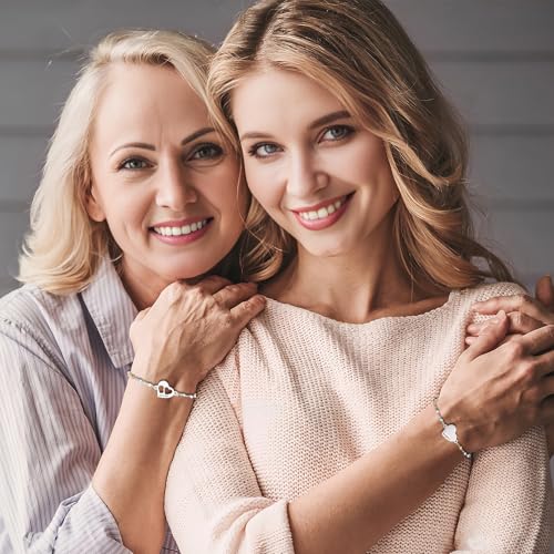 Image of DS Mother Daughter Bracelets Set,18K Gold Plated Stainless Steel Heart Jewelry for Women Girls,Mothers Day Gifts for Mom /Daughter,Adjustable Matching Bracelets for Mommy and Me gift box packaging