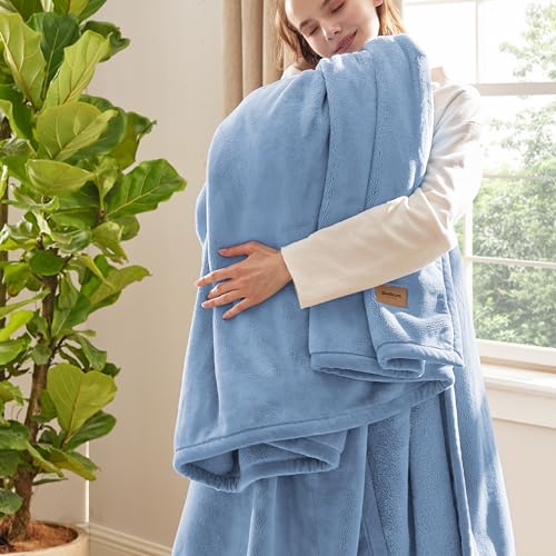 Bedsure Twin Blanket for Bed, Thick Heavy Warm Soft Blanket for Couch, GentleSoft Cozy Fleece Throws Gift for Girls Boys Dorm Graduation Decor, Twin XL Anti-Static 500Gsm Design, Blue, 66x90 Inch