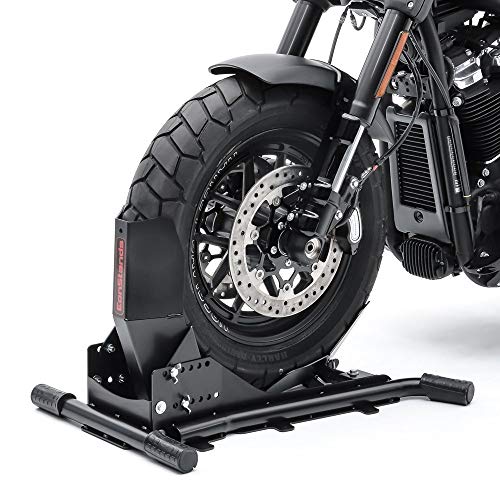 Supporto estremamente stabile anche su moto pesanti senza alcun fissaggio a terra. Quattro superfici di contatto gommate impediscono lo scivolamento quando si entra nel morsetto della ruota