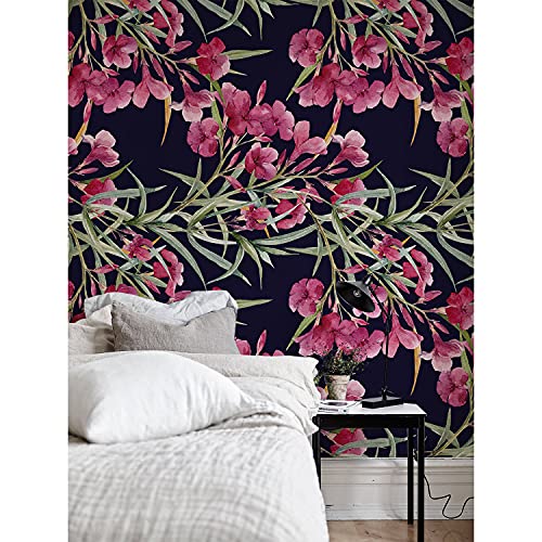 Papier peint auto-adhésif fleurs pour relooker un mur abîmé sans colle