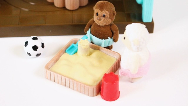 Amazon.com: Li'l Woodzeez – Li'l Luvs & Hugs Nursery – Dollhouse