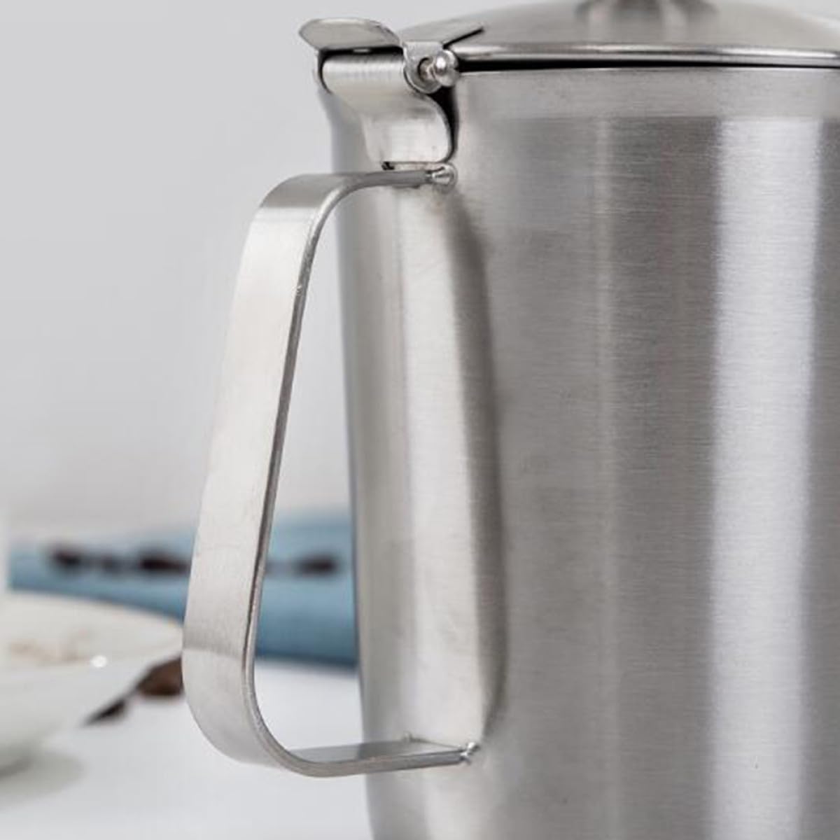 Misurino in Acciaio Inox con Coperchio Contenitore Latte e Caffè con Scala Graduata Antiruggine e Impiego Professionale per Latte Tè e Cappuccino