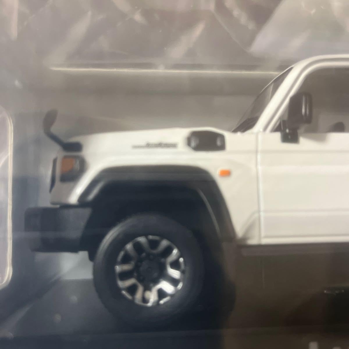 Amazon | ミニカー ランドクルーザー70再再販 1/30カラー