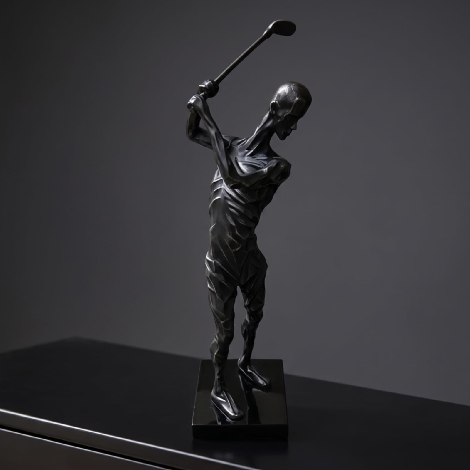 Golf Figur Skulptur Trophäe Dynamische Golfer Darstellung mit Polierter Oberfläche auf Ebonisiertem Sockel aus Legierung, Gold Gesprüht, Modern Minimalistisch