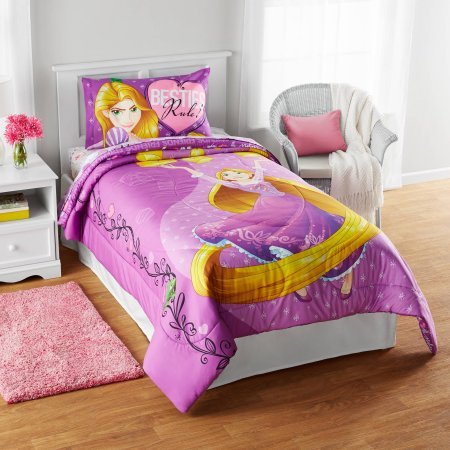 Rapunzel Disney's Friends Light Your Way' Reversible Twin/Full Comforter