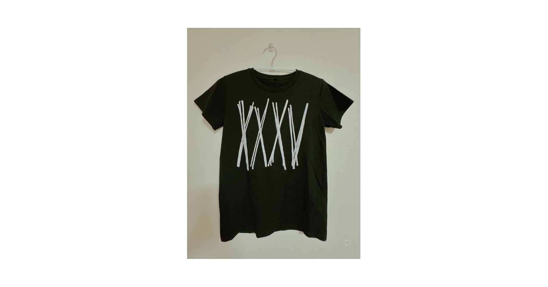 Amazon.co.jp: ONE OK ROCK TAKA 着用モデル バンドTシャツ : おもちゃ