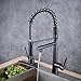 Beelee Grifo de Cocina 360° Rotación Monomando Fregadero Agua Fría y Caliente con Extraible Resorte Rociador, Bronce Frotado Aceite, BL7092B