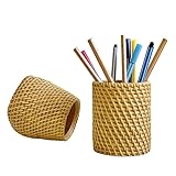 Technique de tissage à la main : le porte-stylo en rotin est tissé à la main à partir de rotin naturel, avec une tour de 9,5 x 9,7 x 9,7 cm et un tube droit de 10 x 8,7 x 8,7 cm, pesant respectivement 90 g et 80 g. Chaque pièce a une texture unique qui est pleine de température faite à la main.