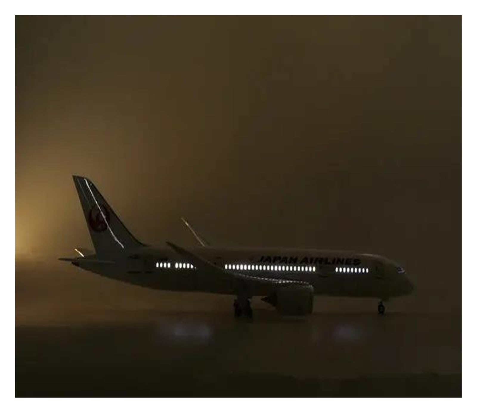 Aerei Modello in Piccola Scala 1:130 per Boeing B787 Aereo pressofuso Modello in Resina Giappone con Ruote Leggere Collezione Decorazione Kit di Costruzione di Modelli (con Luce)