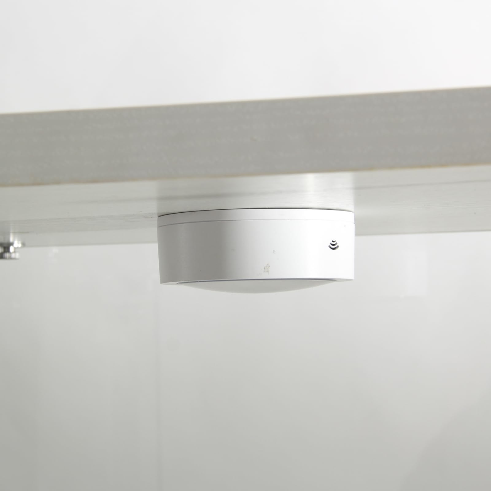 Vitrina de cristal, armario para estanterías, armario de almacenamiento en el suelo, transparente, vitrina moderna de colección para bar, salón, dormitorio, oficina (blanco, 4 pisos LED, 164 x 42 x 36