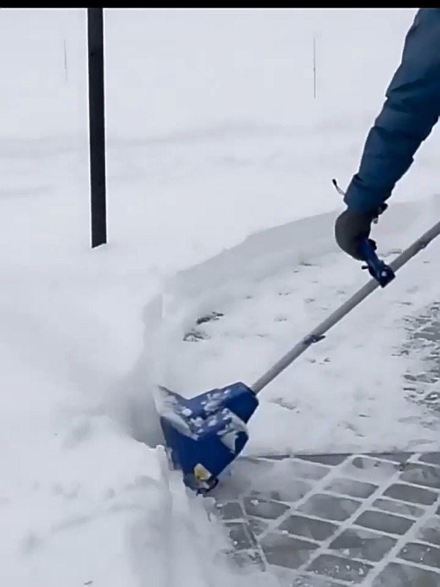Amazon.co.jp: 【新型電動除雪機】コードレス手持ち式除雪スコップ