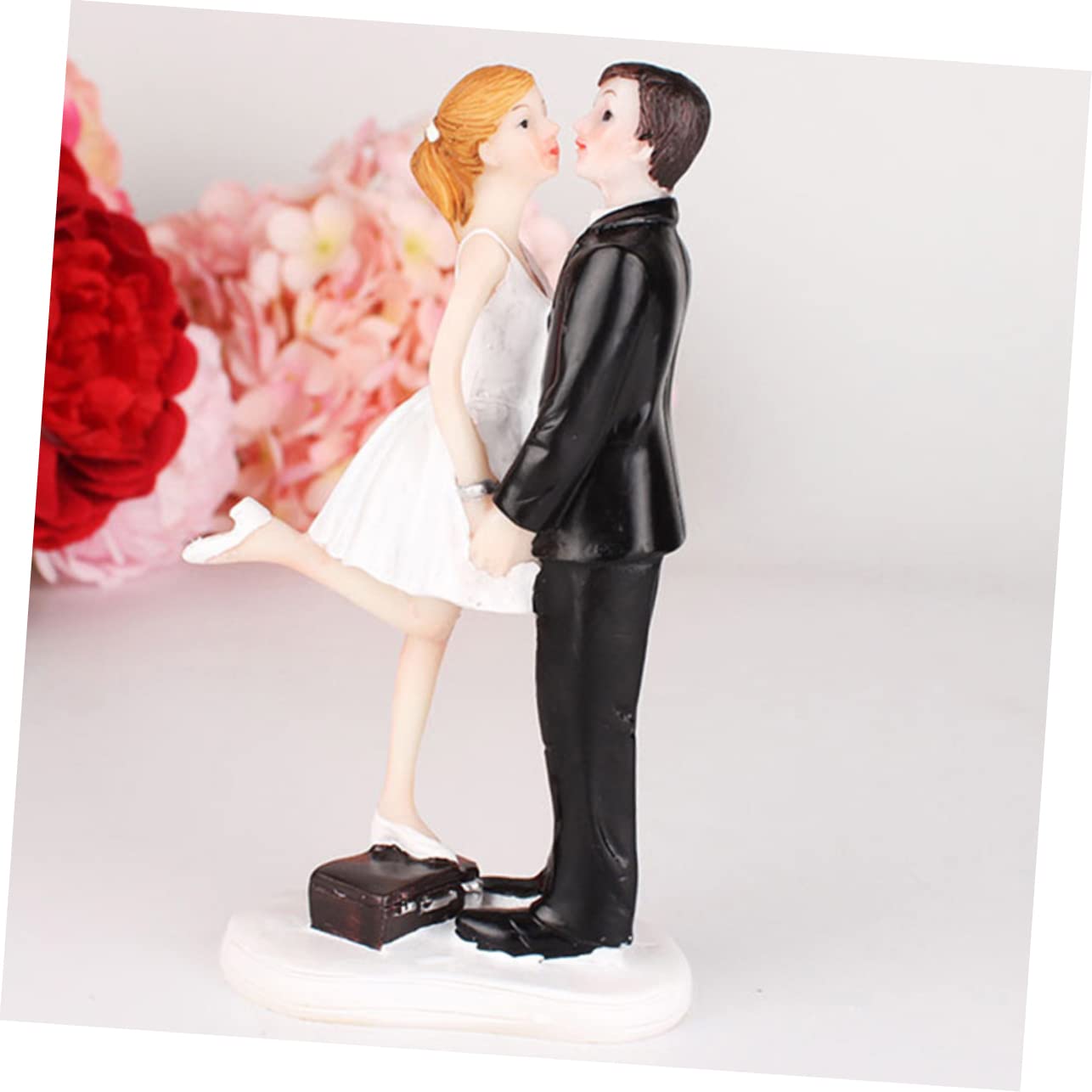 UPKOCH 2stücke Brautpaar Cake Topper Aus Resin Hochzeitsdeko Tortenfigur Für Hochzeitstorte Niedliche Tortenstecker Für Kreative Backideen Stilvolle Hochzeitsschmuckstücke