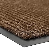 Aufgrund der schmutzabweisenden Qualität ist es perfekt für Orte, die ein sauberes Aussehen benötigen, immer mit PVC-Vinyl glatte Rückseite, es ist der perfekte Industrieteppich, kommerzielle Bodenmatte und Eingangsmatte. Die Matte ist in den Größen 90 x 150 cm und 120 x 180 cm erhältlich und eignet sich perfekt als Dekoration für den Außenbereich, für den Eingangsbereich und Läufer.