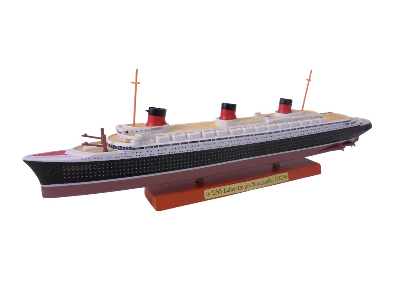 OPO 10 - Collectible Miniature Replica of The Famous Military Liner USS Lafayette 1942 (ex Normandie) Scale 1/1250 or 25 cm - Lafayette