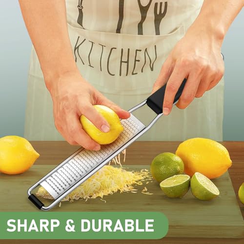 Diboniur Grattugia Limone Scorza, Grattugia Manuale per Formaggio Parmigiano Agrumi Zenzero Cioccolato Frutta Secca, Acciaio Inossidabile, con Coperchio Protettivo e Spazzola per la Pulizia - immagine 5
