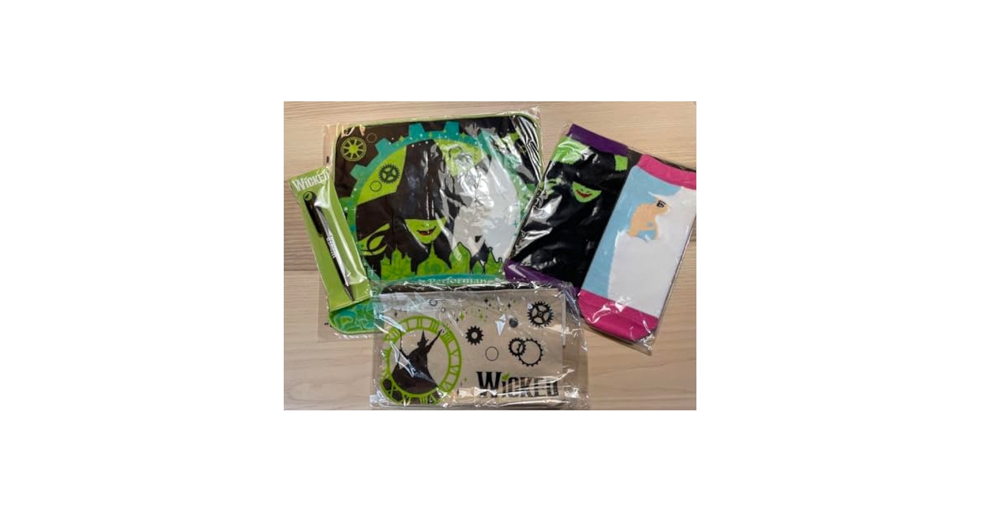 ウィキッド　グッズ Amazon.co.jp: WICKED ウィキッドグッズ 靴下23～25cm