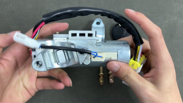 Amazon.com: GoaMotors D8700-40U11 Ignition Lock Cylinder and