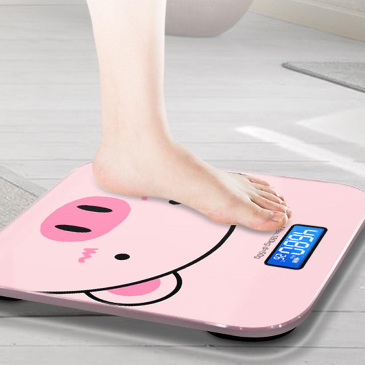Báscula Digital Electrónica de Peso Corporal Diseño de Dibujos Animados, Vidrio Templado y Carga Usb, Precisión de 2 Decimales para Obsequio a Familiares y Amigos