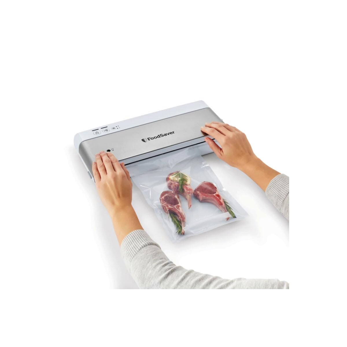FoodSaver Machine Sous Vide Alimentaire Compacte avec Accessoire Portatif | 1 Rouleau et 4 Sacs Sous Vide Inclus | argent avec finition blanche [VS0100X]