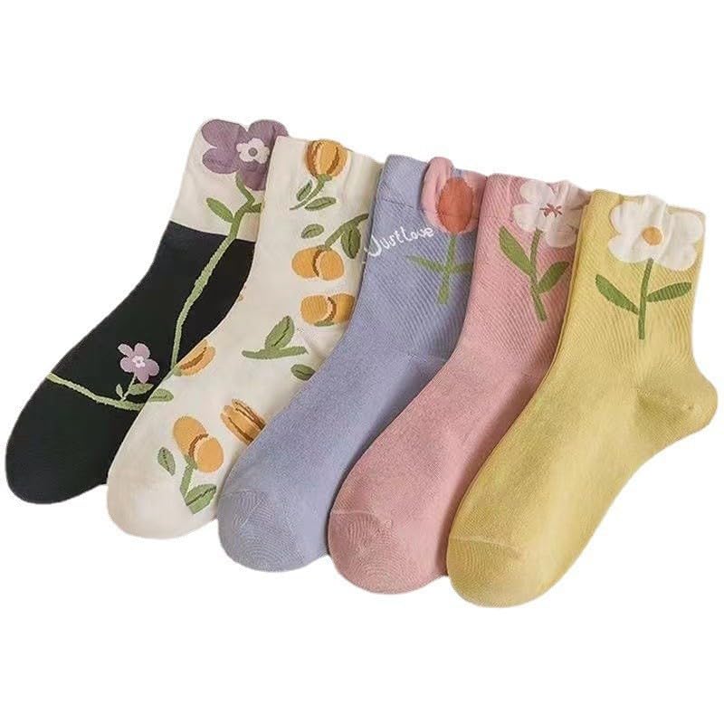 Cute Cotton Socks for Women and Girls, 5 Pairs for Sports and Daily Wear, Vintage Floral Crew Socks2