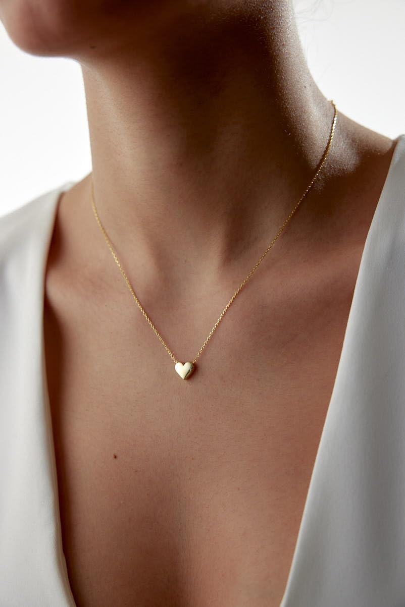 Joy-D Initial Necklaces for Women - 18k Pure Gold Heart Necklace - Delicate Tiny Gold Heart Pendant for Special Occasions - Gold initial necklace for women - Image 4