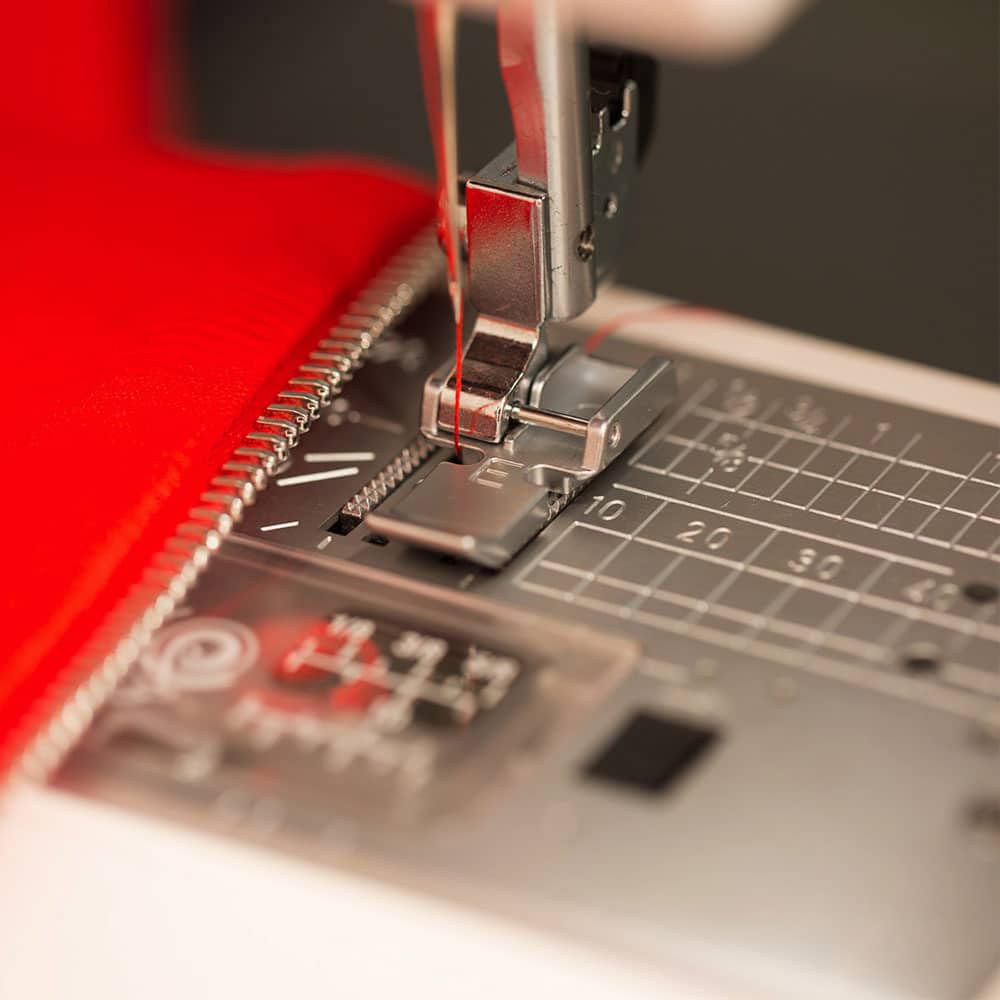 ELNA Máquina de coser Experience 560 – Garantía 5 años