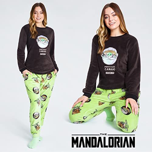 Image of Disney Womens Pyjamas, Fleece Loungewear and Fluffy Socks Stitch Gift Set (Standard, S, Green Mandalorian)