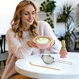 ASSRECT Zestaw do herbaty Matcha Ceremonial Matcha z trzepaczką bambusową, ceramiczną miską, uchwytem, miarką i przesiewaczem ze stali nierdzewnej, idealny dla matcha latte, początkujących i